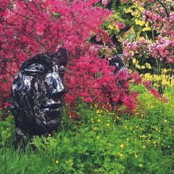 statue jardin visage de femme metallique
