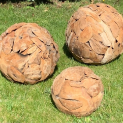 sphère déco jardin en racine de teck