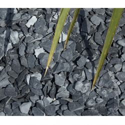 Ardoise gris noir au soleil