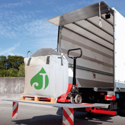 Livraison big bag en camion équipé de hayon
