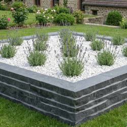 Contour de massif en bloc muret
