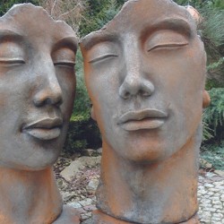 statue visage jardin couple