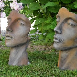statue visage femme jardin
